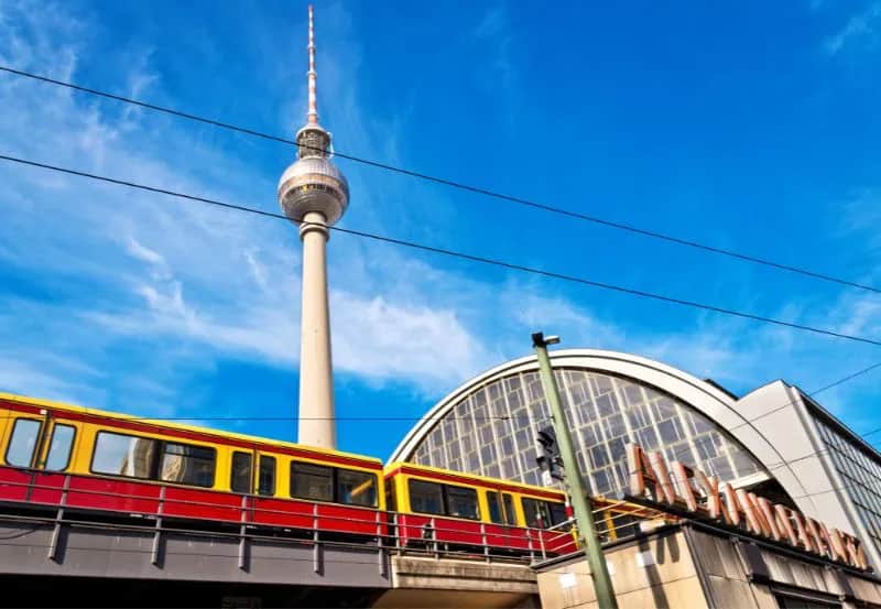 Szczecin-Berlin: Ile km? Jak dojechać szybko i tanio?